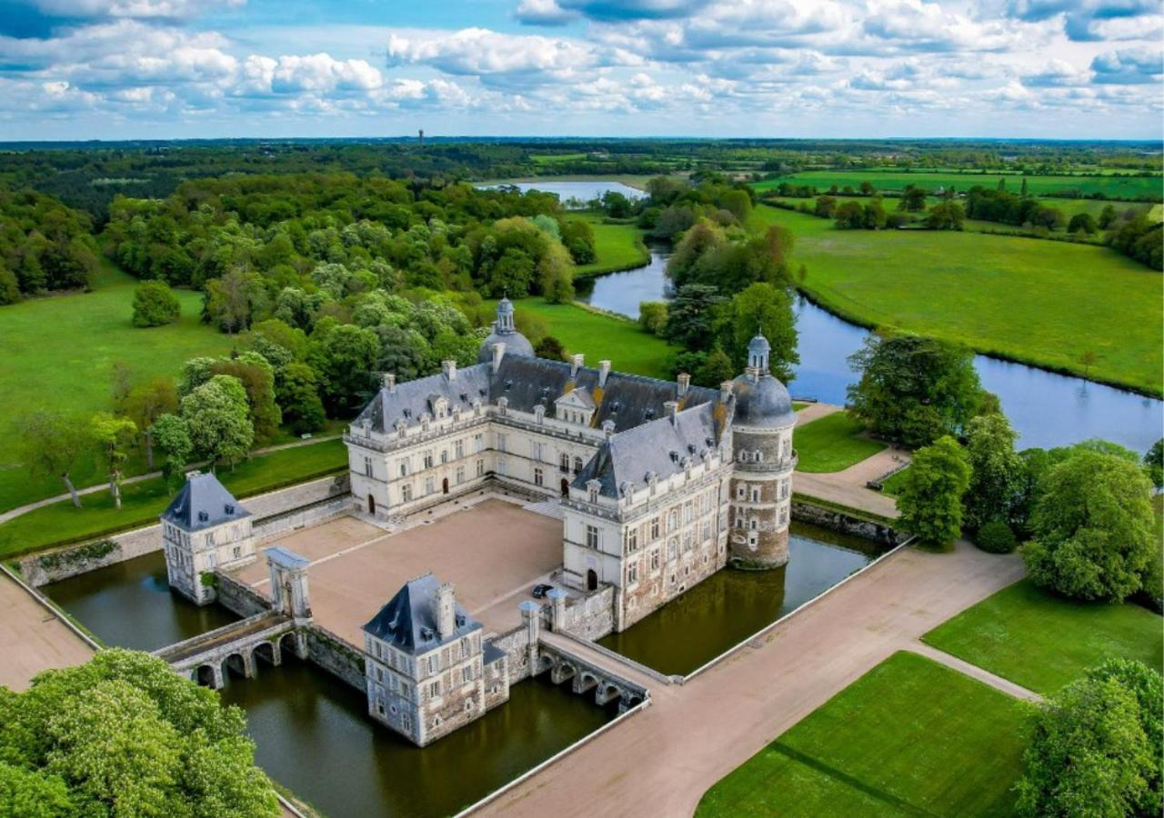 Villa Au bord de la piscine au sud d'Angers à Saint-Jean-des-Mauvrets Extérieur photo