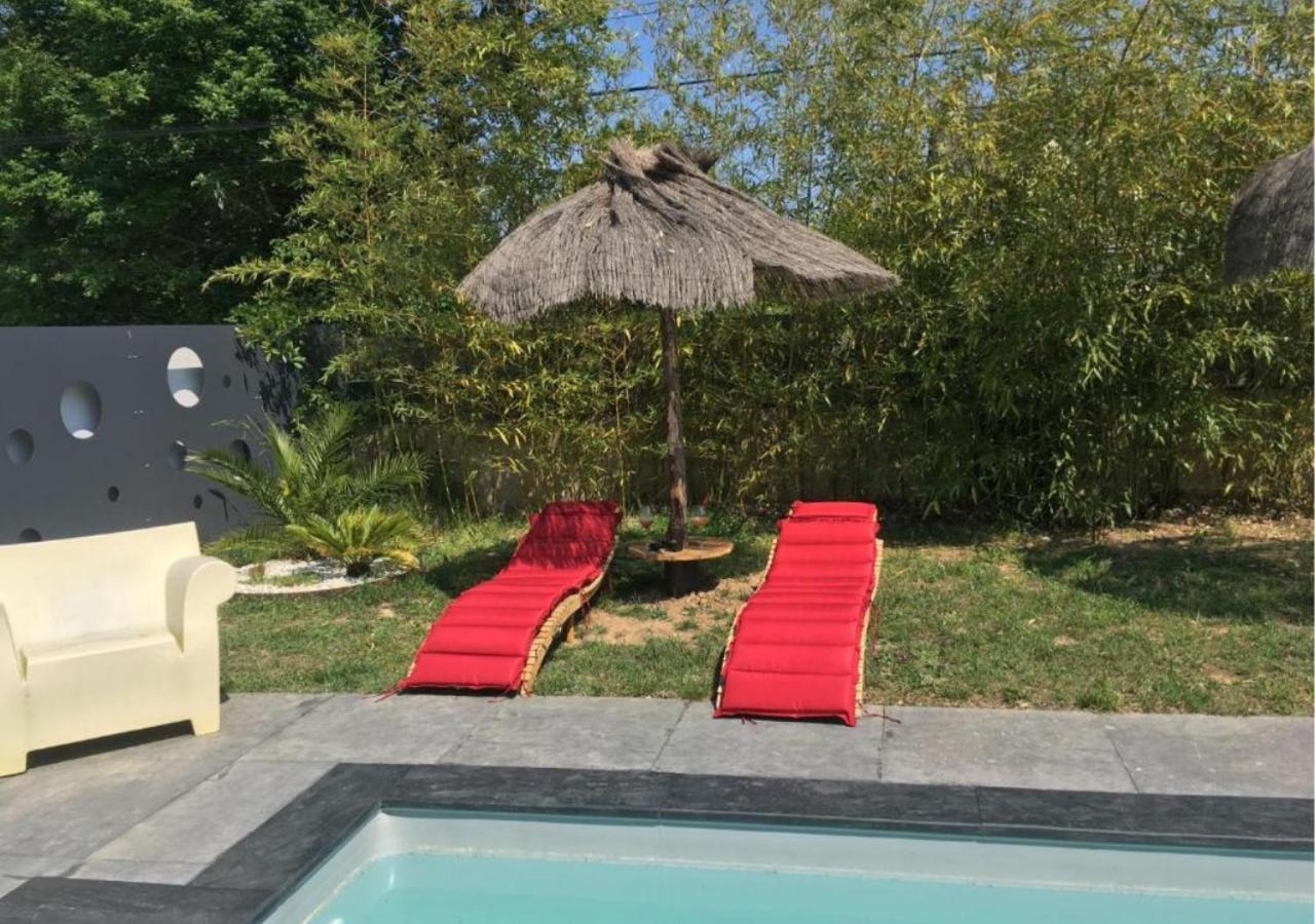 Villa Au bord de la piscine au sud d'Angers à Saint-Jean-des-Mauvrets Extérieur photo